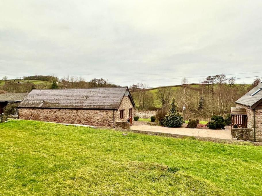Detached One Level Stone Barn Βίλα Llangwm-Isaf Εξωτερικό φωτογραφία