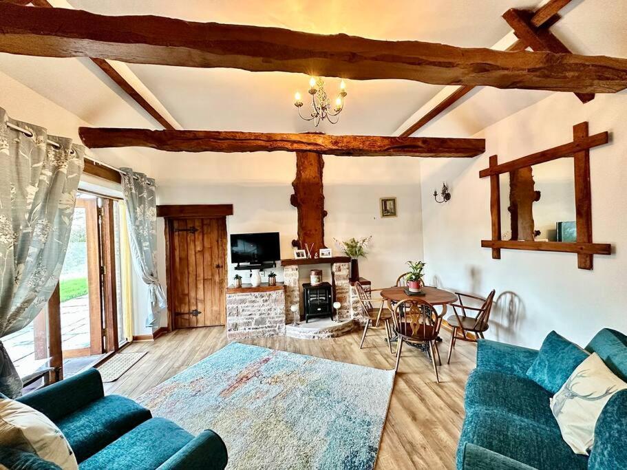 Detached One Level Stone Barn Βίλα Llangwm-Isaf Εξωτερικό φωτογραφία