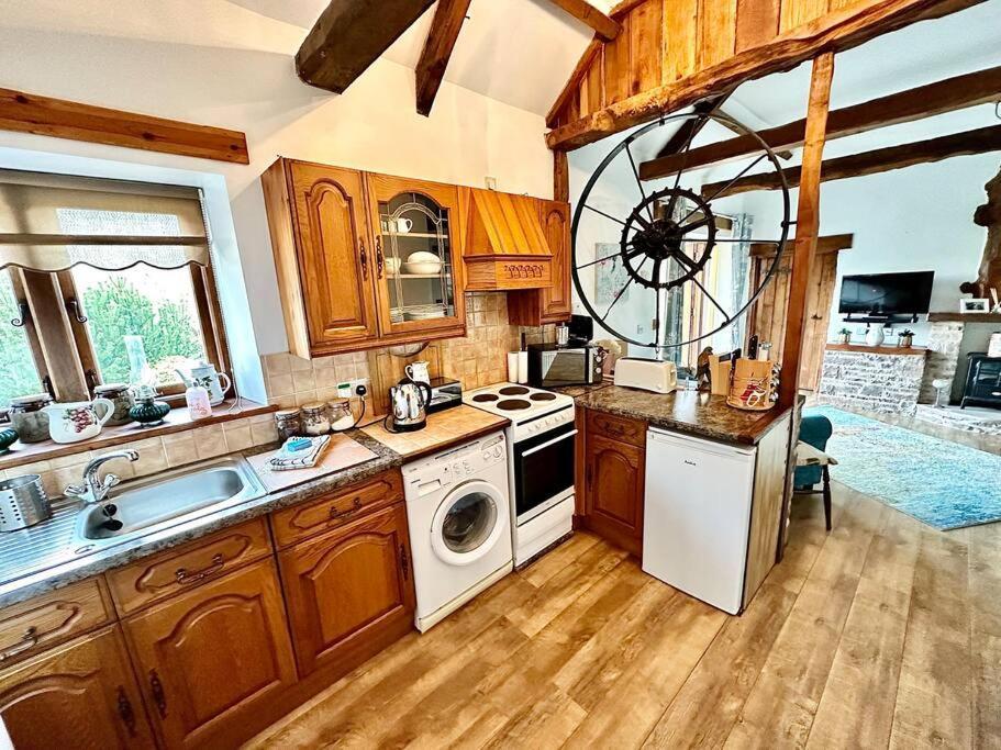Detached One Level Stone Barn Βίλα Llangwm-Isaf Εξωτερικό φωτογραφία