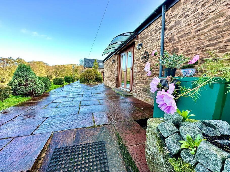 Detached One Level Stone Barn Βίλα Llangwm-Isaf Εξωτερικό φωτογραφία
