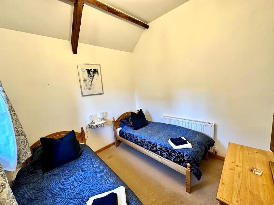 Detached One Level Stone Barn Βίλα Llangwm-Isaf Εξωτερικό φωτογραφία